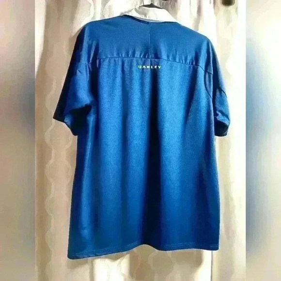Oakley Short Sleeve polo. Men's size  L - Picture 4 of 6